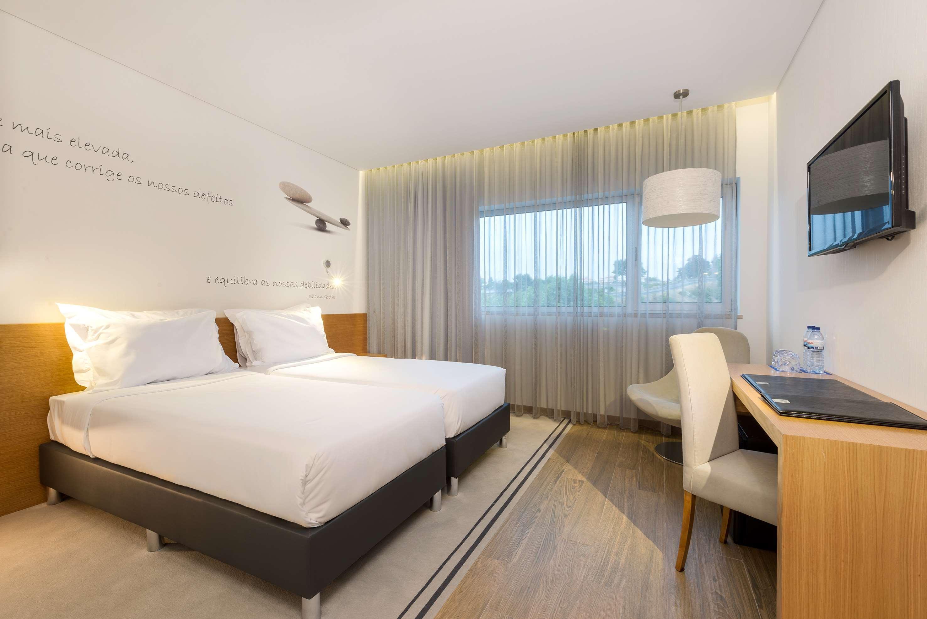 Tryp By Wyndham Leiria Hotel Ngoại thất bức ảnh