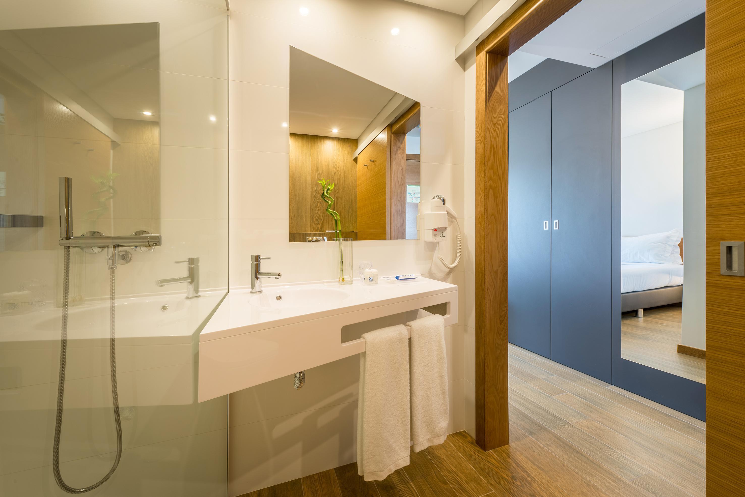 Tryp By Wyndham Leiria Hotel Ngoại thất bức ảnh