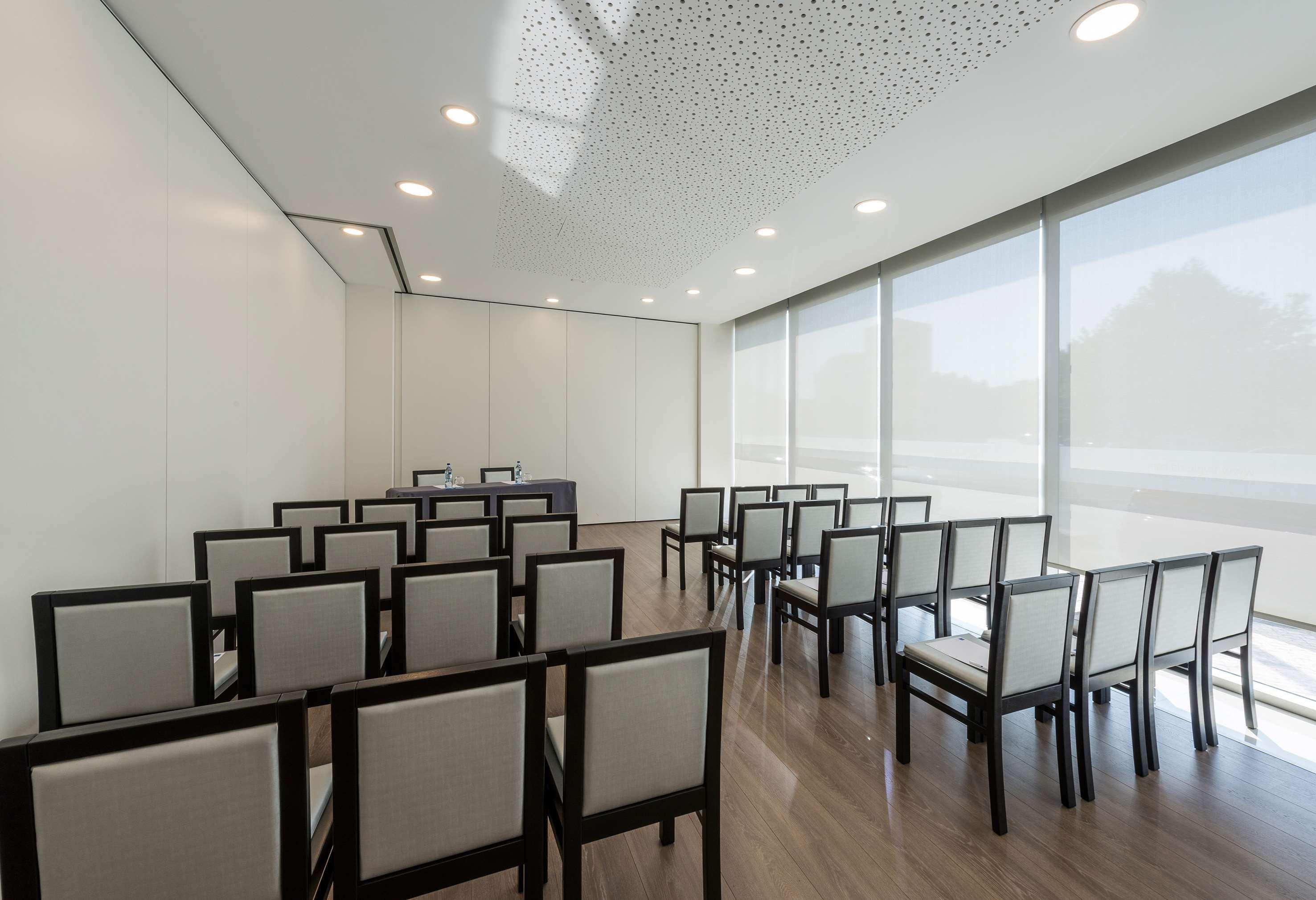 Tryp By Wyndham Leiria Hotel Ngoại thất bức ảnh