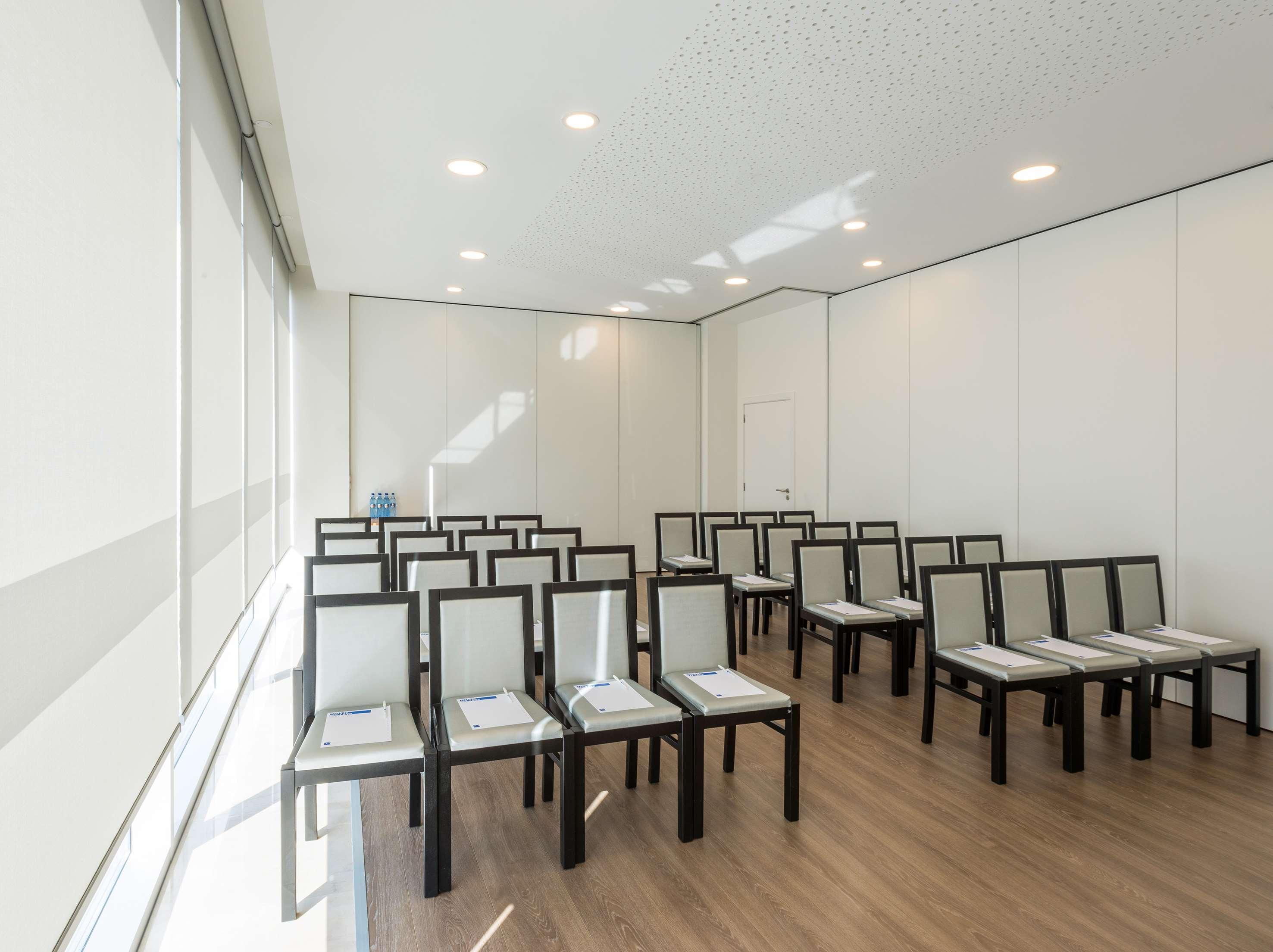Tryp By Wyndham Leiria Hotel Ngoại thất bức ảnh