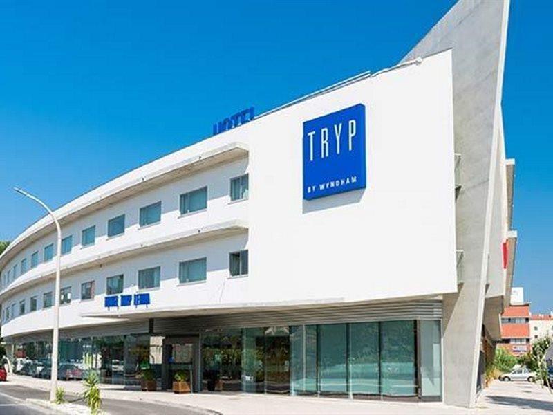 Tryp By Wyndham Leiria Hotel Ngoại thất bức ảnh